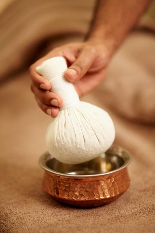 formation-kizhi-pochon-3 formation massage ayurvédique kizhi aux pochons chauds